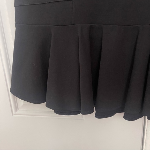 Ann Taylor Black Flouncy Banded Skirt, Size 8 - Picture 3 of 9